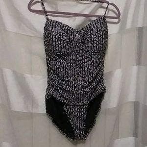 Black and white La Blanca bathing suite